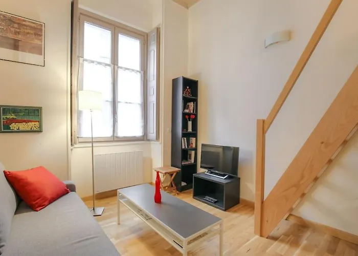 Joli Chaleureux Proche Bellecour Apartamento *