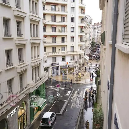 Joli Chaleureux Proche Bellecour Lägenhet